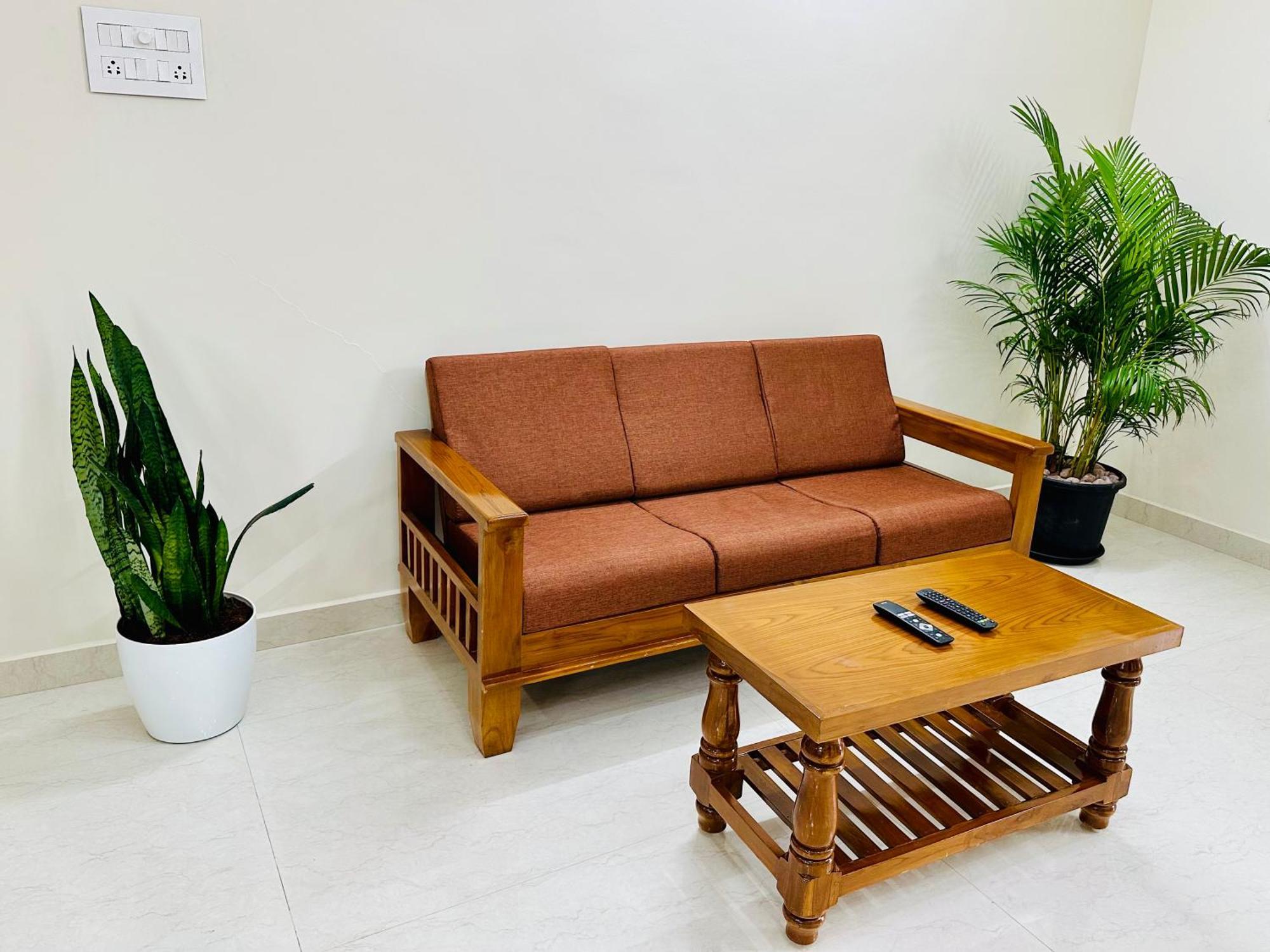 Truelife - 3Bhk Ac Apartments For Large Family - Best Location - Direct Flyover To Alipiri Gate - Walk To Ps4 Veg Restaurant - Modular Kitchen - Super Fast Wifi - Android Tv - 250 Jio Channels - Easy Access To All Temples - Top Service With Lots Of L Tirupati Exterior photo