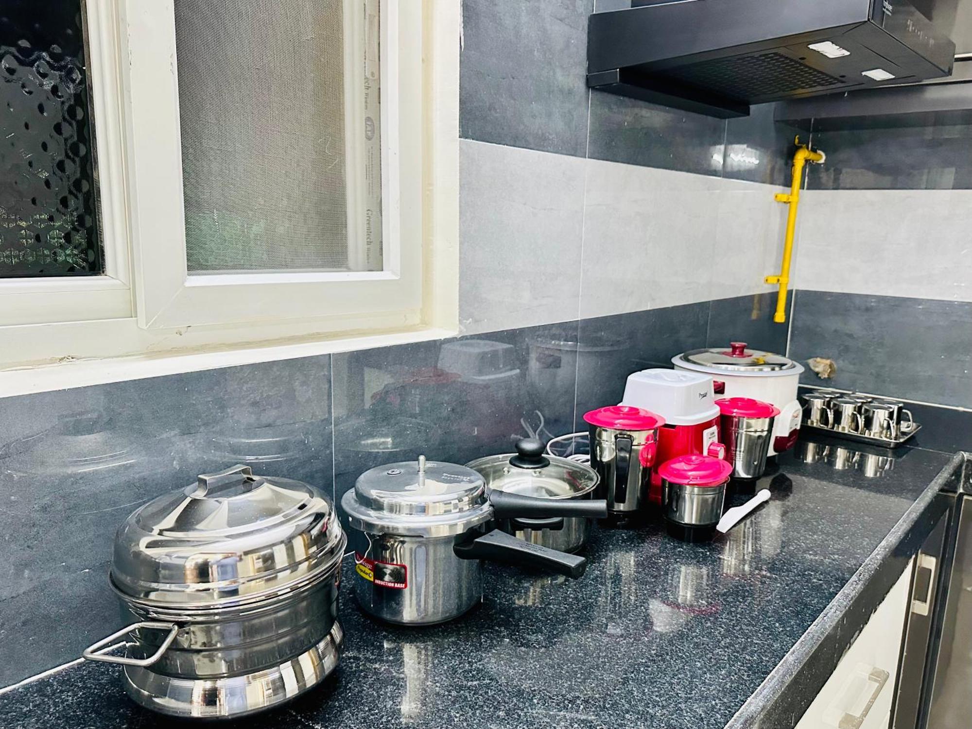 Truelife - 3Bhk Ac Apartments For Large Family - Best Location - Direct Flyover To Alipiri Gate - Walk To Ps4 Veg Restaurant - Modular Kitchen - Super Fast Wifi - Android Tv - 250 Jio Channels - Easy Access To All Temples - Top Service With Lots Of L Tirupati Exterior photo